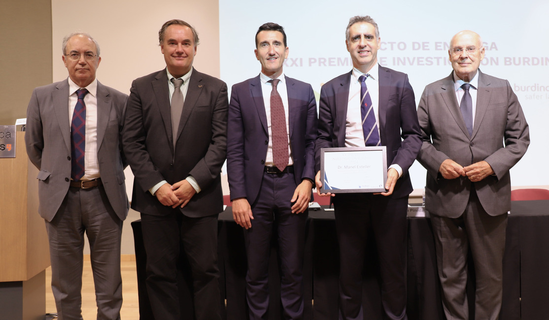 Dr Manel Esteller receives the Burdinola Research Award